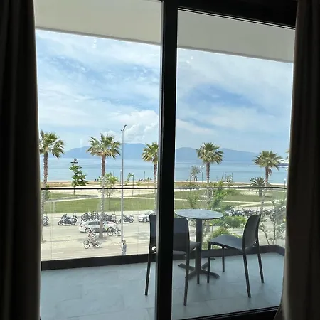 Blu * Vlorë